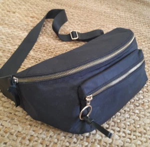 H & M Black Bum Bag, Crossbody Bag. Unisex. Adjustable strap. 13 x 7 inches - Picture 1 of 11