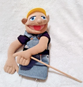 Marioneta de mano Melissa & Doug para trabajador de la construcción “Harry Beamer” 15” con palo REA - Imagen 1 de 8