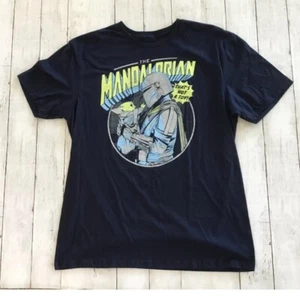 Star Wars Men’s The Mandalorian & Baby Yoda Child Hold T Shirt Adult Large NWT - Picture 1 of 5