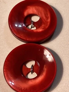 Vintage Streamline Kunststoff Knöpfe Sienna rot marmoriert 2 Loch 1-1/16" 2 auf Karte - Bild 1 von 4