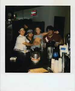 Originalfoto 3,5x4 Männer Frauen an der Bar H91 #18 - Bild 1 von 2