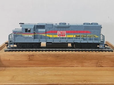 Life-Like GP38-2 SCL/L&N 6034 Diesel Loco Family Lines System Read  - Image 1 of 4