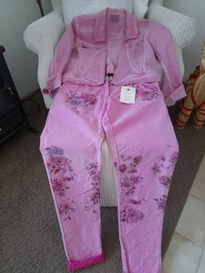 Rosa Jacke und Hose Damenbekleidung - Bild 1 von 6