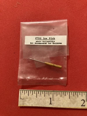 Herramienta hecha a mano vintage de los 80 para casa de muñecas Sir Thomas Thumb 1:12 Ice Pick #702 Foto 1 de 4