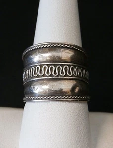 Vintage Sterling Silber Southwestern Wackel breiter handgefertigter Ring. Preisvorschlag machen! #657 - Bild 1 von 7