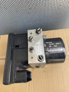 Hauptbremsaggregat ABS 445400D011 Toyota Yaris 1.3 Defekt!!! - Bild 1 von 3