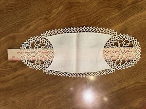 ANTIQUE OVAL TATTED EDGE LINEN DOILY-IVORY ABT 11 1/2" X 4 3/4" ESTATE HEIRLOOM - Picture 1 of 7
