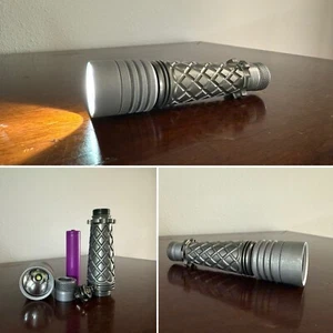 Rare Flashlight McGizmo PR + PEU Pineapple + Mc2ES Flat Tail Worldwide Shipping - Picture 1 of 23