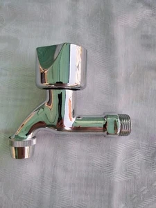 Rubinetto Zucchetti da parete da 1/2" con rompigetto - Foto 1 di 7