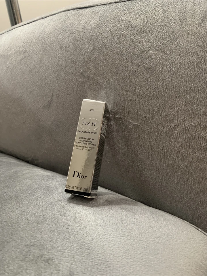 Christian Dior Fix It 2 en 1 Prime & Conceal - # 005 Dark Mocha - 0,12 oz. Foto 1 de 4