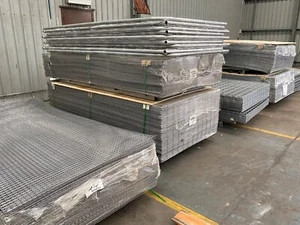 Galvanized Welded Mesh Sheet 1.2m*2.4m*25mm*25mm*2.5mm,$ 35/sheet - Picture 1 of 5