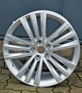 Original Skoda Superb III Alufelge, 8Jx19 H2, ET44, 5x112 / 3V0 071 499 D 8Z8 - Bild 1 von 11