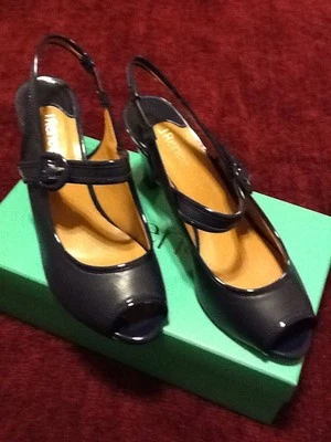 NEW. J RENEE NAVY BLUE KIDSKIN PATENT PUMP12W - Image 1 of 4