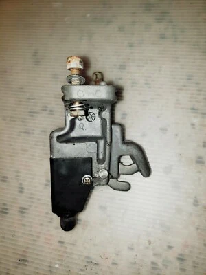 Pestillo de tapa de bloqueo de capó Yamaha OEM GP 1200R Waverunner GP1200 GP1300R GP800R Foto 1 de 4