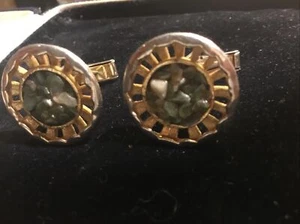 Vintage Cufflinks Green Stone Chips Onyx? Gold Tone - Picture 1 of 3