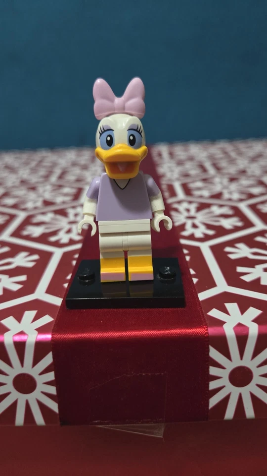LEGO Disney Series 1 71012 Minifigure Daisy Duck Character Retired - Image 1 of 2