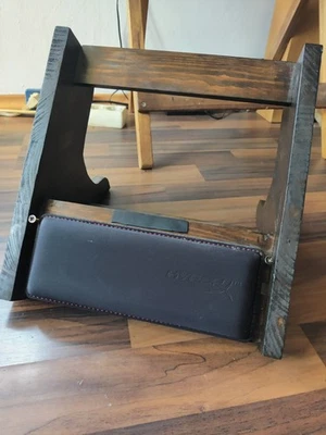 Holz Ständer für Novation Circuit Tracks, Handarbeit, Einzelstück  - Bild 1 von 4