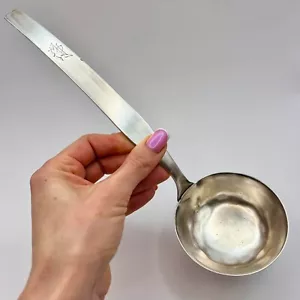 Cucharón de sopa de salsa antiguo 1864 plateado monograma cuchara para servir marcada - Imagen 1 de 8
