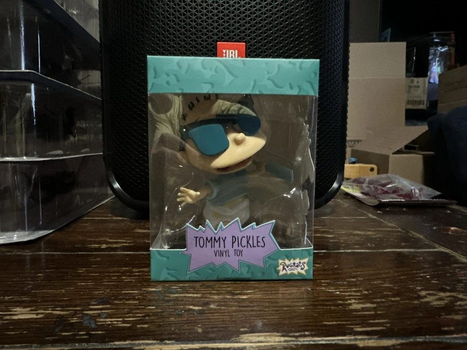 NUEVO EN CAJA Nickelodeon Rugrats Tommy Pickles Juguete de Vinilo Nick Box Exclusivo Prendedor Reptar Foto 1 de 1