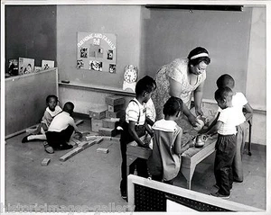 1965 Original Photo by Jimmy Tafoya Detroit Carver School Black teacher and kids - Picture 1 of 2