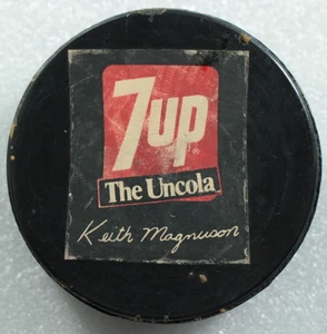 Vintage Keith Magnuson 7Up The Uncola Hockey Puck Rawlings Chicago Blackhawks - Bild 1 von 5