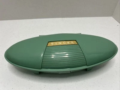 Acessório de máquina de costura vintage 1960 Singer Buttonholer na caixa original. - Imagem 1 de 4