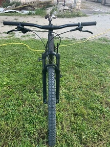 Mountan Bike - Picture 1 of 5