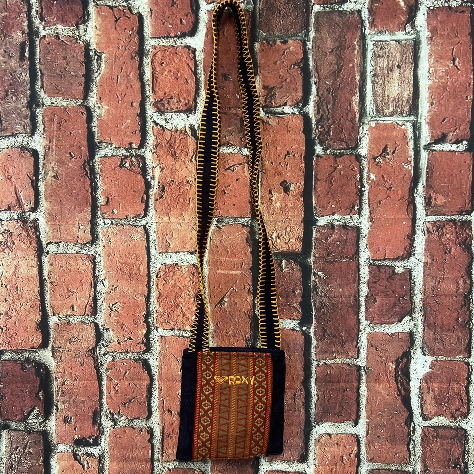 Bolsa tiracolo feminina Roxy Y2K bordada costurada - Imagem 1 de 4