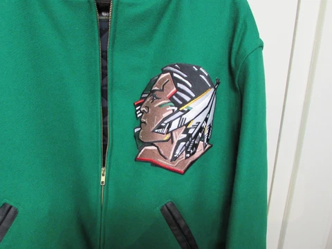UND North Dakota Fighting Sioux NCAA Quilted Orig. Holloway Varsity Jacket XXL Cover
