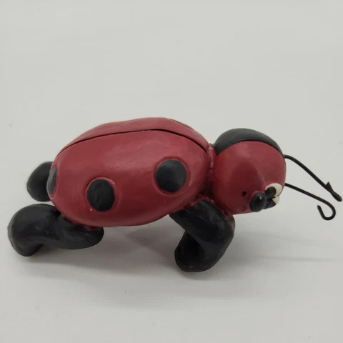 Vintage Resin Black Red Ladybug Basket Hanging Figurine 1997 Suzi Hand Creation Cover