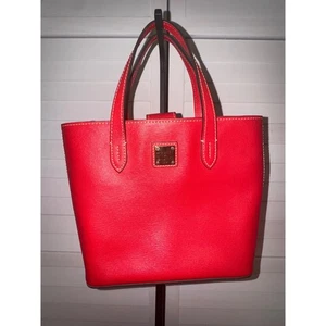 Dooney & Bourke rot Saffiano Leder kleine Umhängetasche Schultertasche Beuteltasche Handtasche - Bild 1 von 12