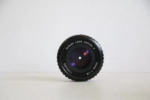 Nikon 50mm f/1.8 Objektiv Series E, Manual Focus Pancake Lens - Bild 1 von 5