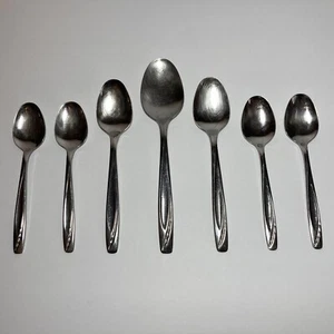 7 cucharas surtidas de cubiertos Rogers IS de acero inoxidable EE. UU. LAWNCREST - Imagen 1 de 15