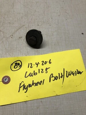 Parafuso e arruela volante Cub Cadet 125 - Imagem 1 de 3