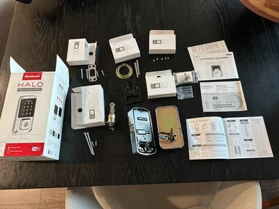 Cerradura inteligente Kwikset Halo pantalla táctil habilitada para Wi-Fi, acabado cromado pulido Foto 1 de 2