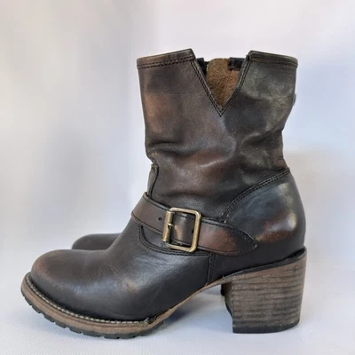 Freebird by Steven CARLITO Women's Sz US 8 Ankle Distressed Black Leather Boots - Image 1 of 4