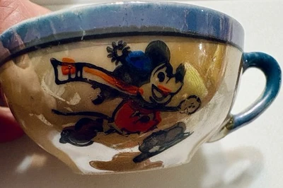 Taza de té y platillo Walt Disney vintage años 30 Mickey Mouse Japón Lusterware Foto 1 de 4