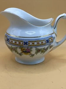 H & C Heinrich & Co Selb Bavaria Floral And Gold Creamer/Vintage - Picture 1 of 5