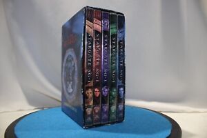 Stargate Sg1 zestaw pudełkowy sezon 1 - 5 płyt DVD w indywidualnych przypadkach z pudełkiem do przechowywania