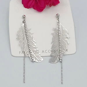 Pendientes ligeros de pluma enchapados en rodio de moda para mujer con cristales - Imagen 1 de 6