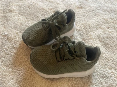 Adidas niño unisex verde oliva talla 8 Foto 1 de 4