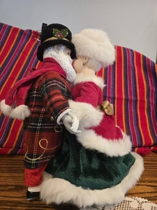 Vintage Santa And Mrs Claus Dancing Musical Christmas Decor - Picture 1 of 9