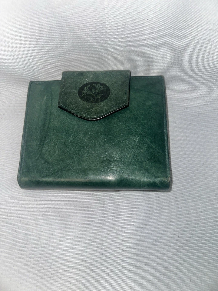 Cartera de Colección Buxton Top Grano Piel de Vaca Exterior Para Mujer Doble Plegable Verde Usada en Excelente Condición Foto 1 de 4