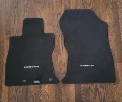 Alfombrillas delanteras negras con logotipo Subaru Forester 2019 J501SSJ000 Foto 1 de 4