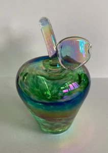 Vidrio artístico firmado por Jan Benda de 3,75" con tallo de hoja verde manzana colorida iridiscencia - Imagen 1 de 24