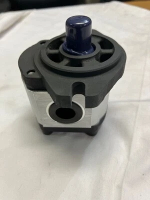Dynamic GP-F20-06-P1-A interchange Hydraulic gear pump 2.80 GPM @ 1800 RPM 3650 - Image 1 of 4