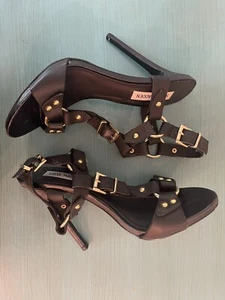 Steve Madden T-Strap open toe hell sandals with gold buckles Size 8M Minkah - Picture 1 of 4