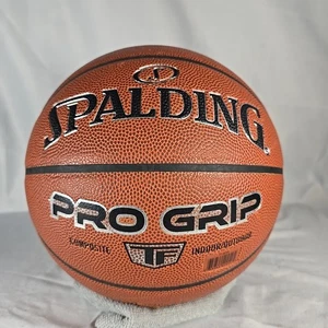 Spalding Pro Grip Taglia 7 (29,5") Composito Interno Esterno Basket Indossato - Foto 1 di 6