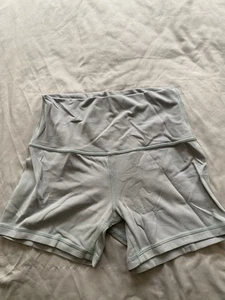 Girls Lululemon Shorts Size 2 Teen Gray Performance Everyday Shorts EUC - Picture 1 of 5