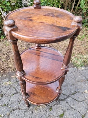 Mesa de pie para plantas de 3 niveles Ethan Allen años 70 Foto 1 de 4